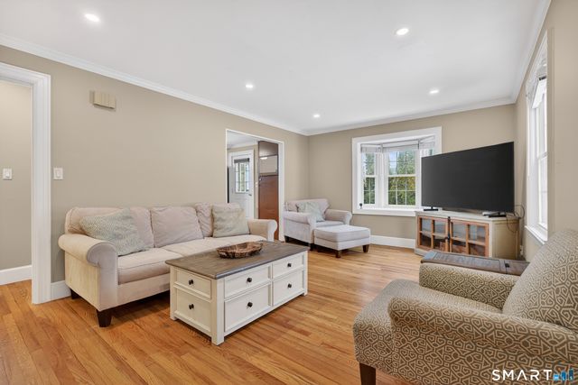 10 Hammer Place, Branford, CT 06405