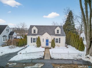 10 Hammer Place, Branford, CT 06405
