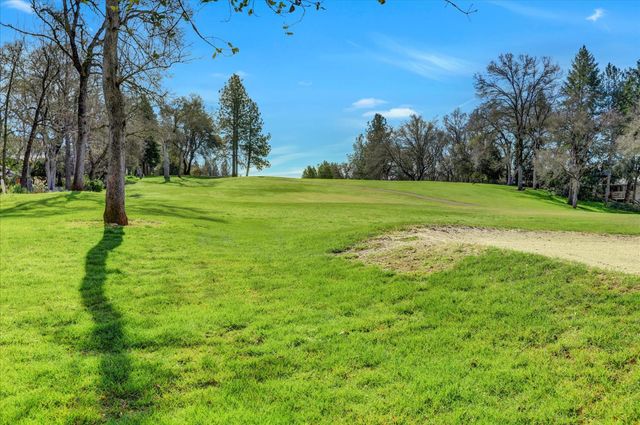 12353 Torrey Pines Dr, Auburn, CA 95602