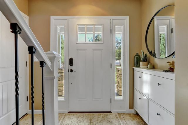 12353 Torrey Pines Dr, Auburn, CA 95602