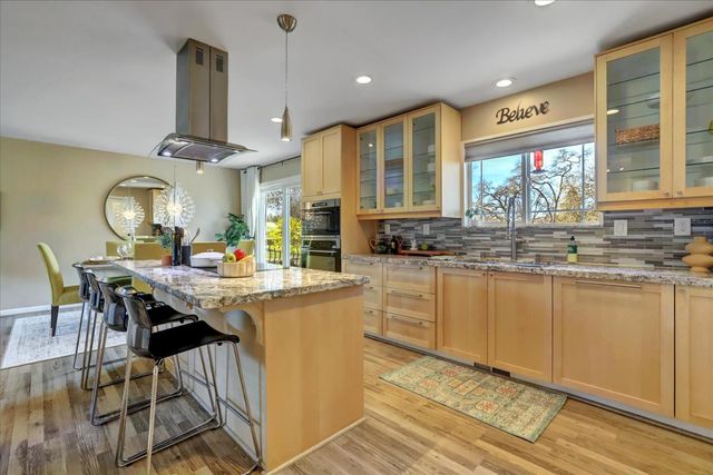 12353 Torrey Pines Dr, Auburn, CA 95602