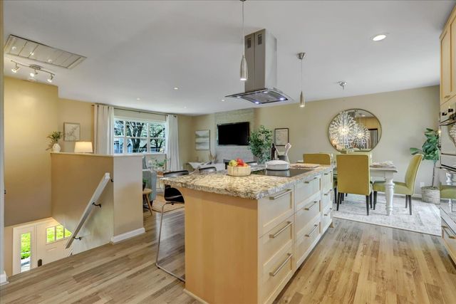 12353 Torrey Pines Dr, Auburn, CA 95602