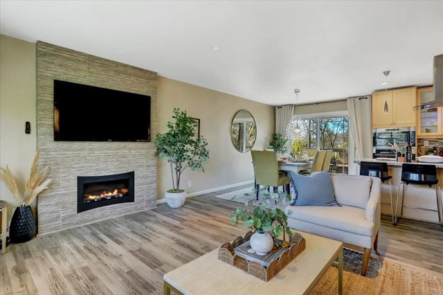 12353 Torrey Pines Dr, Auburn, CA 95602