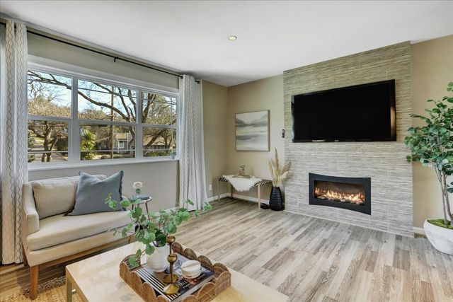 12353 Torrey Pines Dr, Auburn, CA 95602