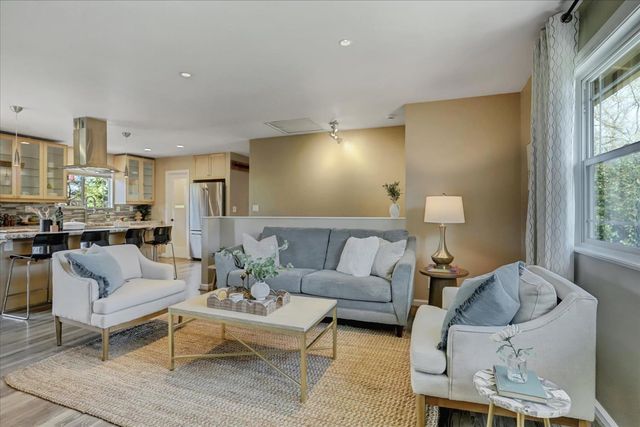 12353 Torrey Pines Dr, Auburn, CA 95602