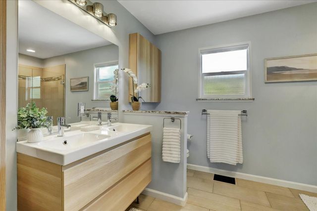 12353 Torrey Pines Dr, Auburn, CA 95602