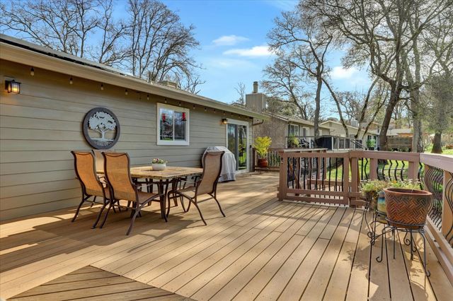 12353 Torrey Pines Dr, Auburn, CA 95602