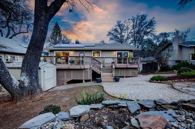 12353 Torrey Pines Dr, Auburn, CA 95602