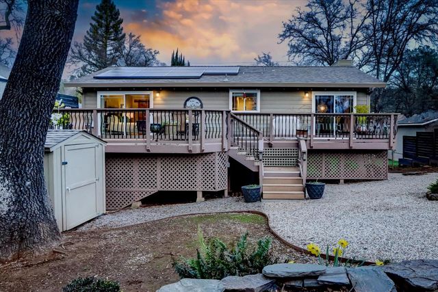 12353 Torrey Pines Dr, Auburn, CA 95602