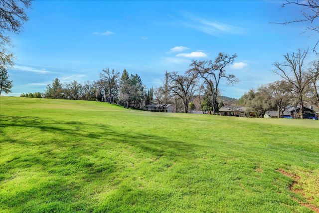 12353 Torrey Pines Dr, Auburn, CA 95602