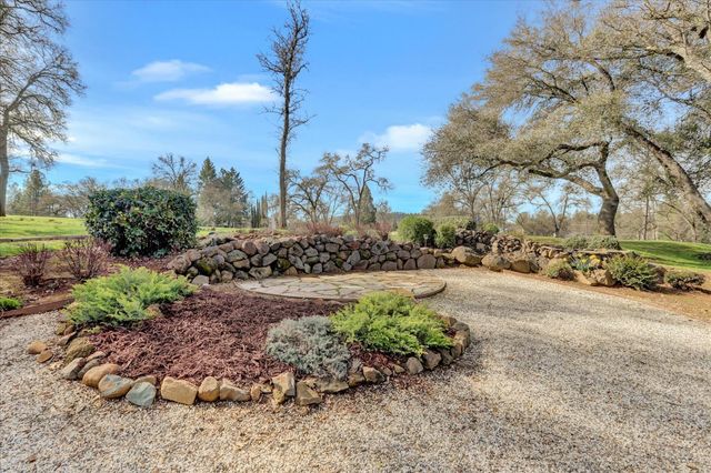 12353 Torrey Pines Dr, Auburn, CA 95602