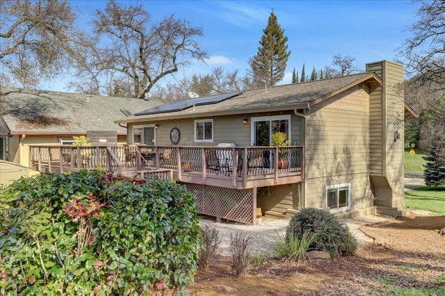 12353 Torrey Pines Dr, Auburn, CA 95602