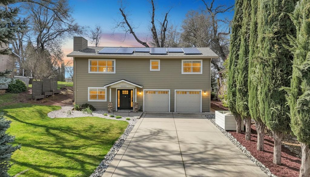 12353 Torrey Pines Dr, Auburn, CA 95602