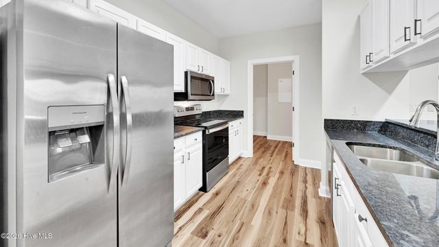 1922 Tara Court 204, Greenville, NC 27858