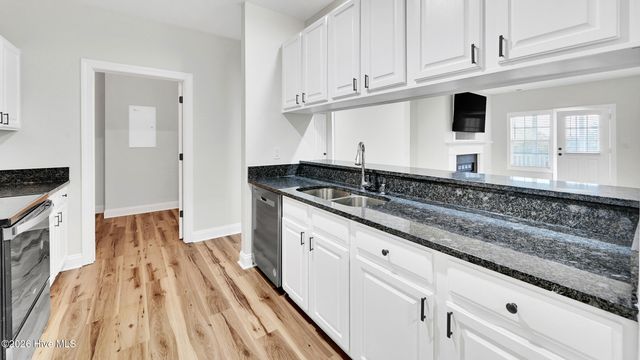 1922 Tara Court 204, Greenville, NC 27858