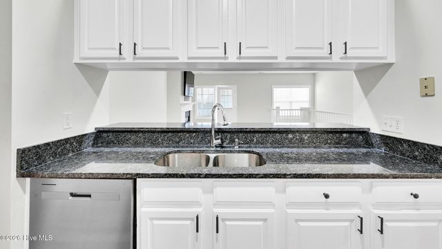 1922 Tara Court 204, Greenville, NC 27858