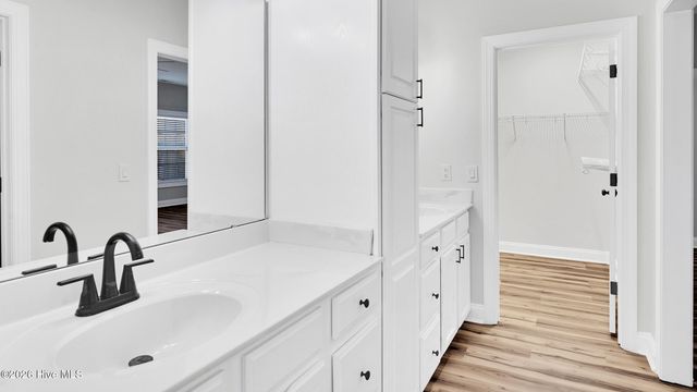 1922 Tara Court 204, Greenville, NC 27858