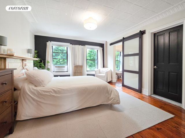 430 VANDERBILT Avenue, New York City, NY 11238