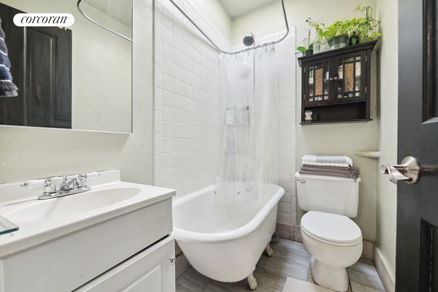430 VANDERBILT Avenue, New York City, NY 11238