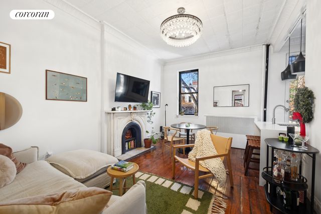 430 VANDERBILT Avenue, New York City, NY 11238