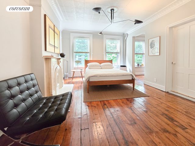 430 VANDERBILT Avenue, New York City, NY 11238