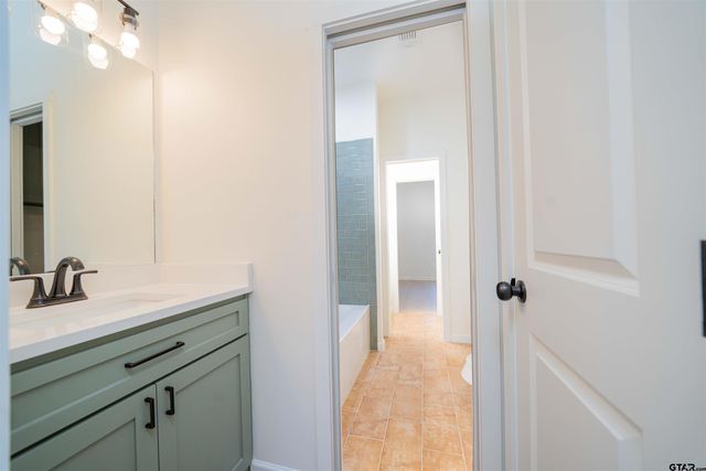 711 King Charles Drive, Scroggins, TX 75480