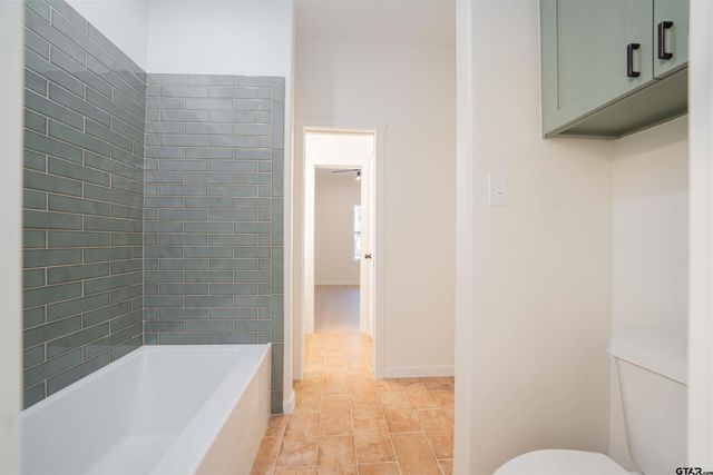 711 King Charles Drive, Scroggins, TX 75480