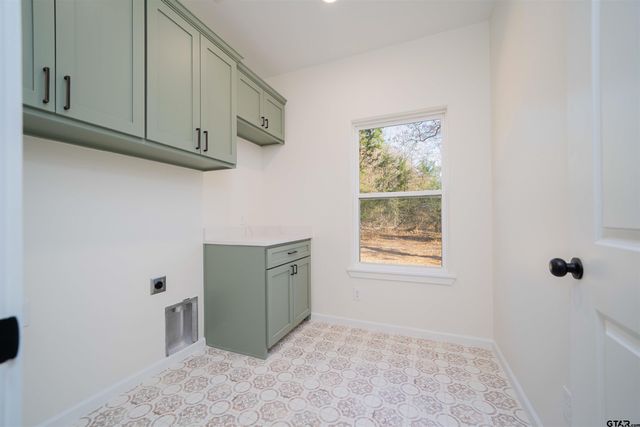 711 King Charles Drive, Scroggins, TX 75480