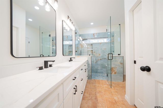 711 King Charles Drive, Scroggins, TX 75480