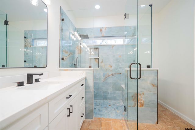 711 King Charles Drive, Scroggins, TX 75480