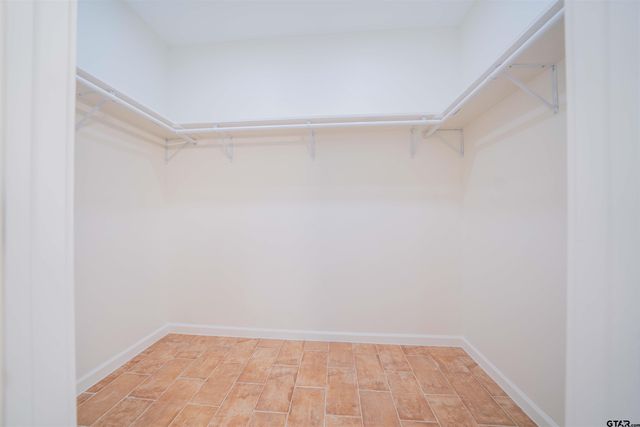 711 King Charles Drive, Scroggins, TX 75480