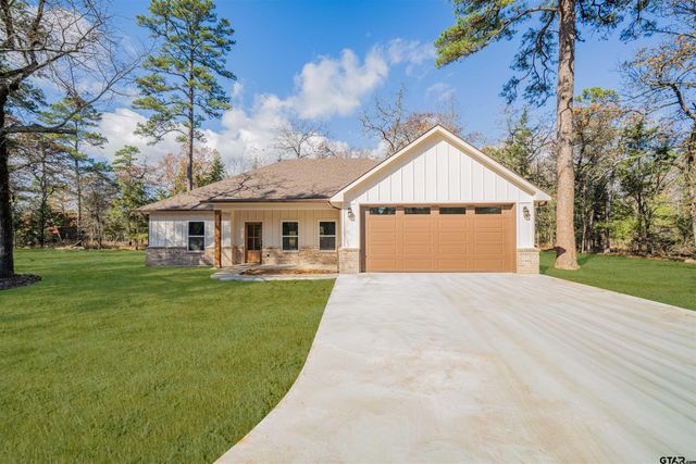 711 King Charles Drive, Scroggins, TX 75480