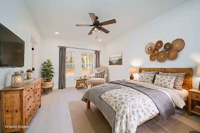 711 King Charles Drive, Scroggins, TX 75480