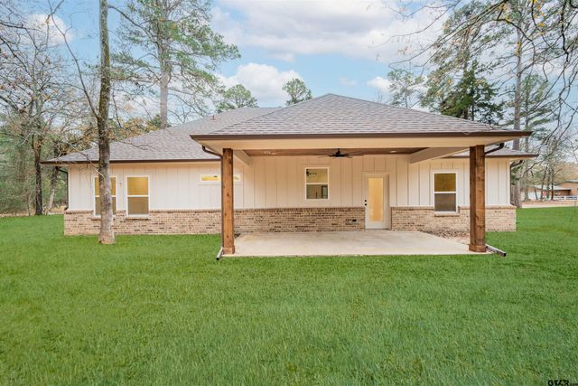 711 King Charles Drive, Scroggins, TX 75480