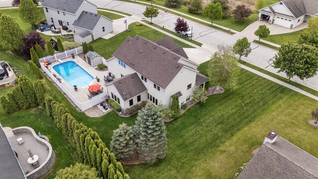 348 S Maple LANE, Saukville, WI 53080