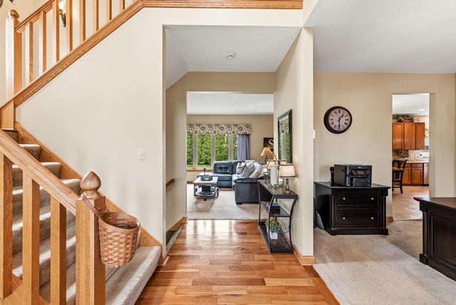 348 S Maple LANE, Saukville, WI 53080
