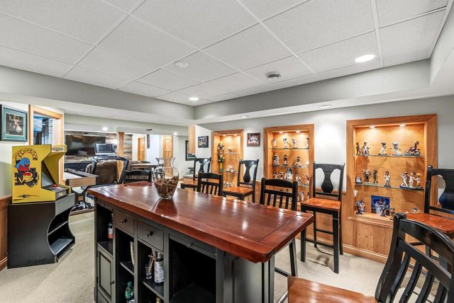 348 S Maple LANE, Saukville, WI 53080