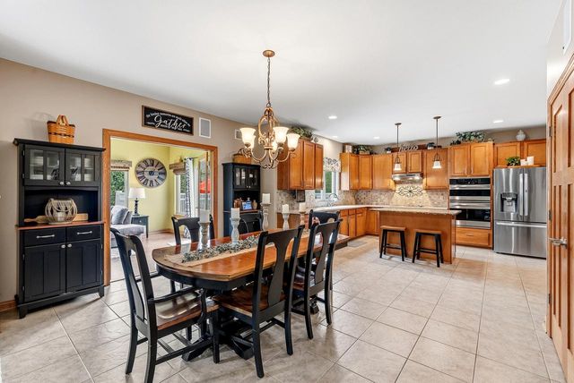 348 S Maple LANE, Saukville, WI 53080