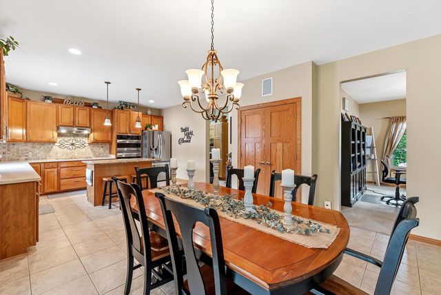 348 S Maple LANE, Saukville, WI 53080