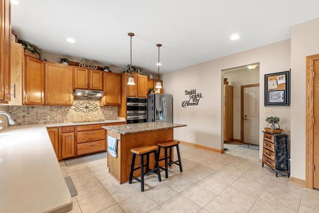 348 S Maple LANE, Saukville, WI 53080