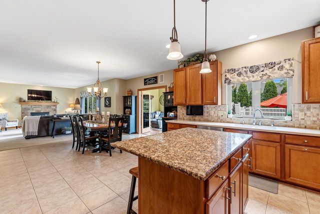 348 S Maple LANE, Saukville, WI 53080