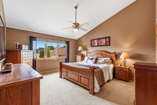 348 S Maple LANE, Saukville, WI 53080