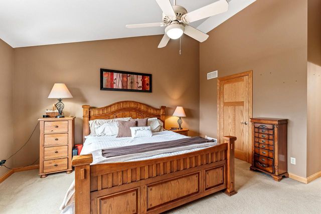 348 S Maple LANE, Saukville, WI 53080