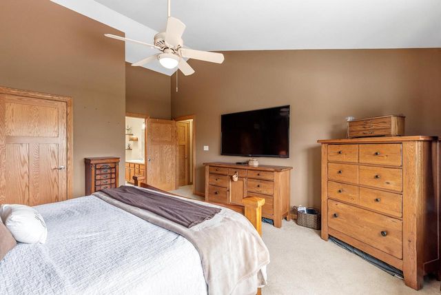 348 S Maple LANE, Saukville, WI 53080