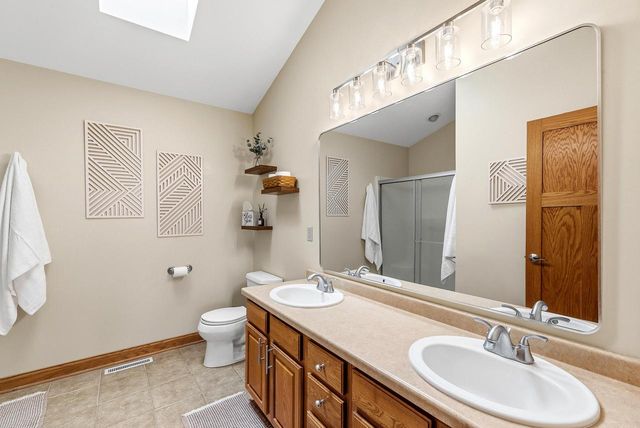 348 S Maple LANE, Saukville, WI 53080