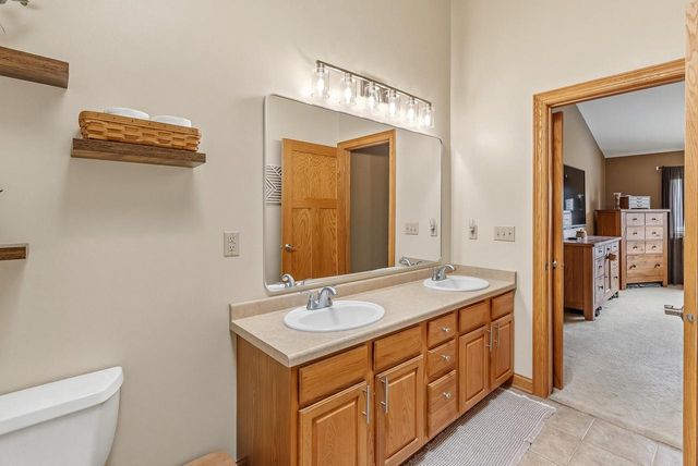348 S Maple LANE, Saukville, WI 53080