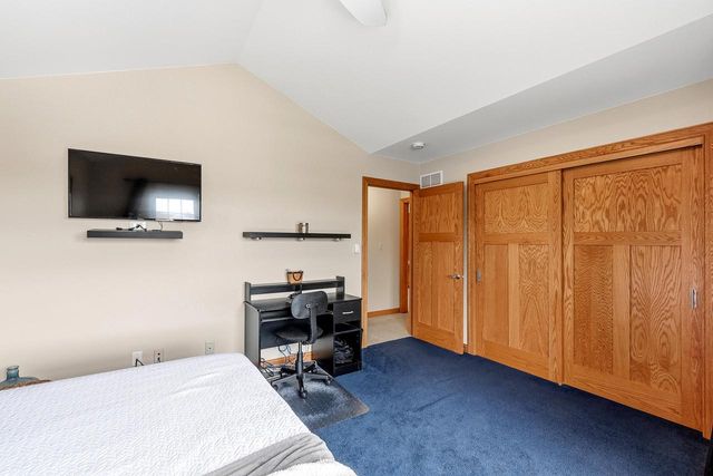 348 S Maple LANE, Saukville, WI 53080