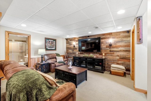 348 S Maple LANE, Saukville, WI 53080
