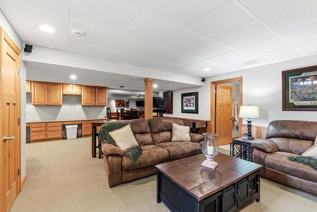 348 S Maple LANE, Saukville, WI 53080