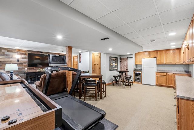 348 S Maple LANE, Saukville, WI 53080
